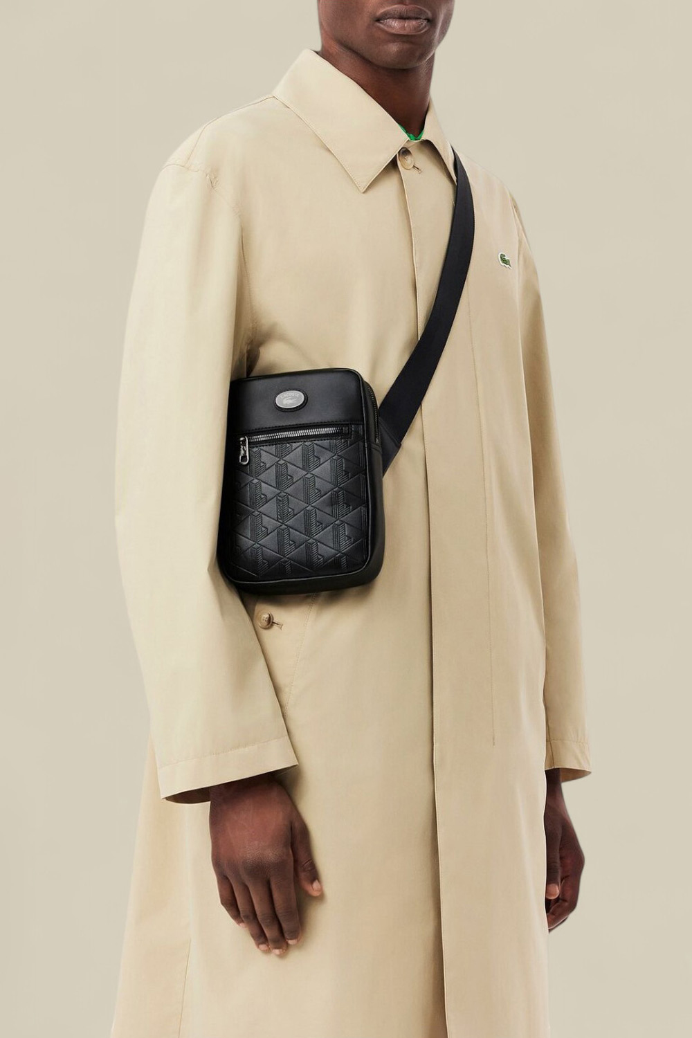 תמונת כל הלוק של תיק קרוסבודי